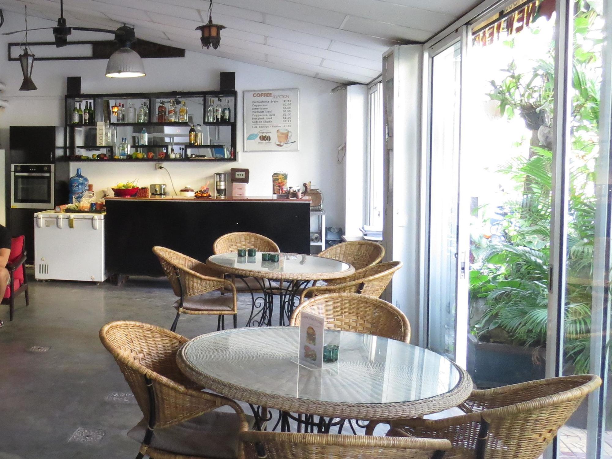 Goldie Guesthouse Phnom Penh Esterno foto