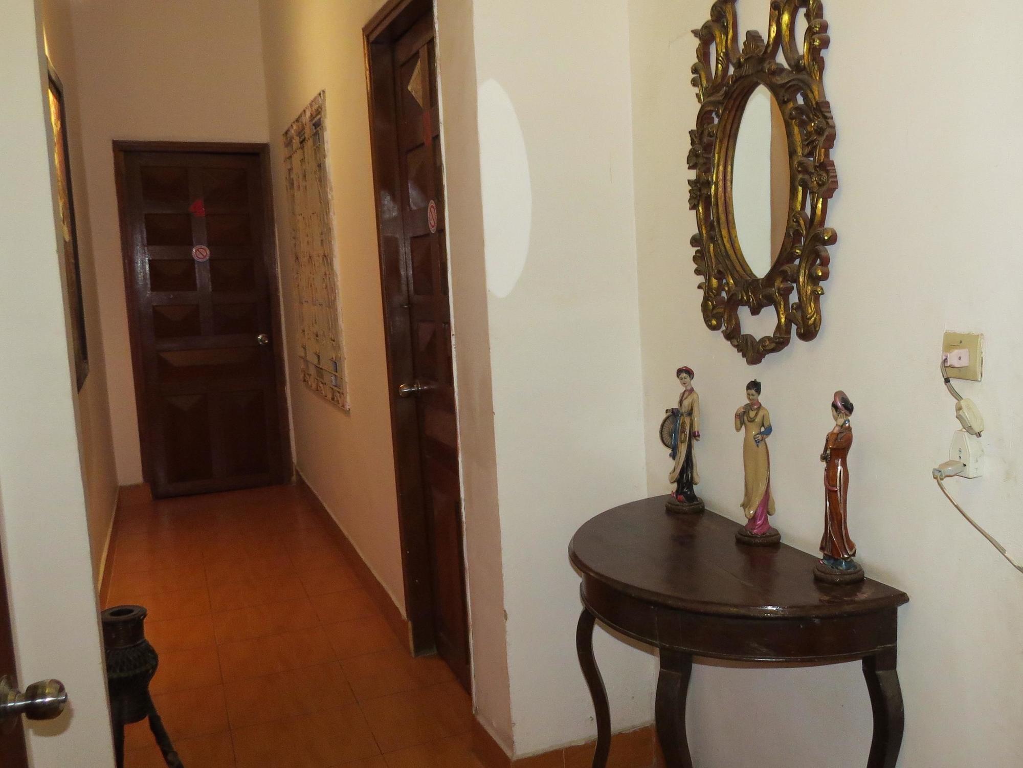 Goldie Guesthouse Phnom Penh Esterno foto