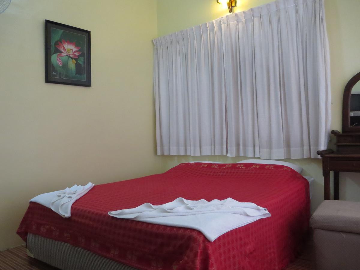 Goldie Guesthouse Phnom Penh Esterno foto