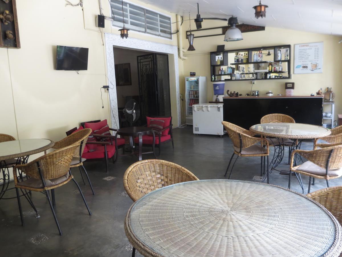 Goldie Guesthouse Phnom Penh Esterno foto