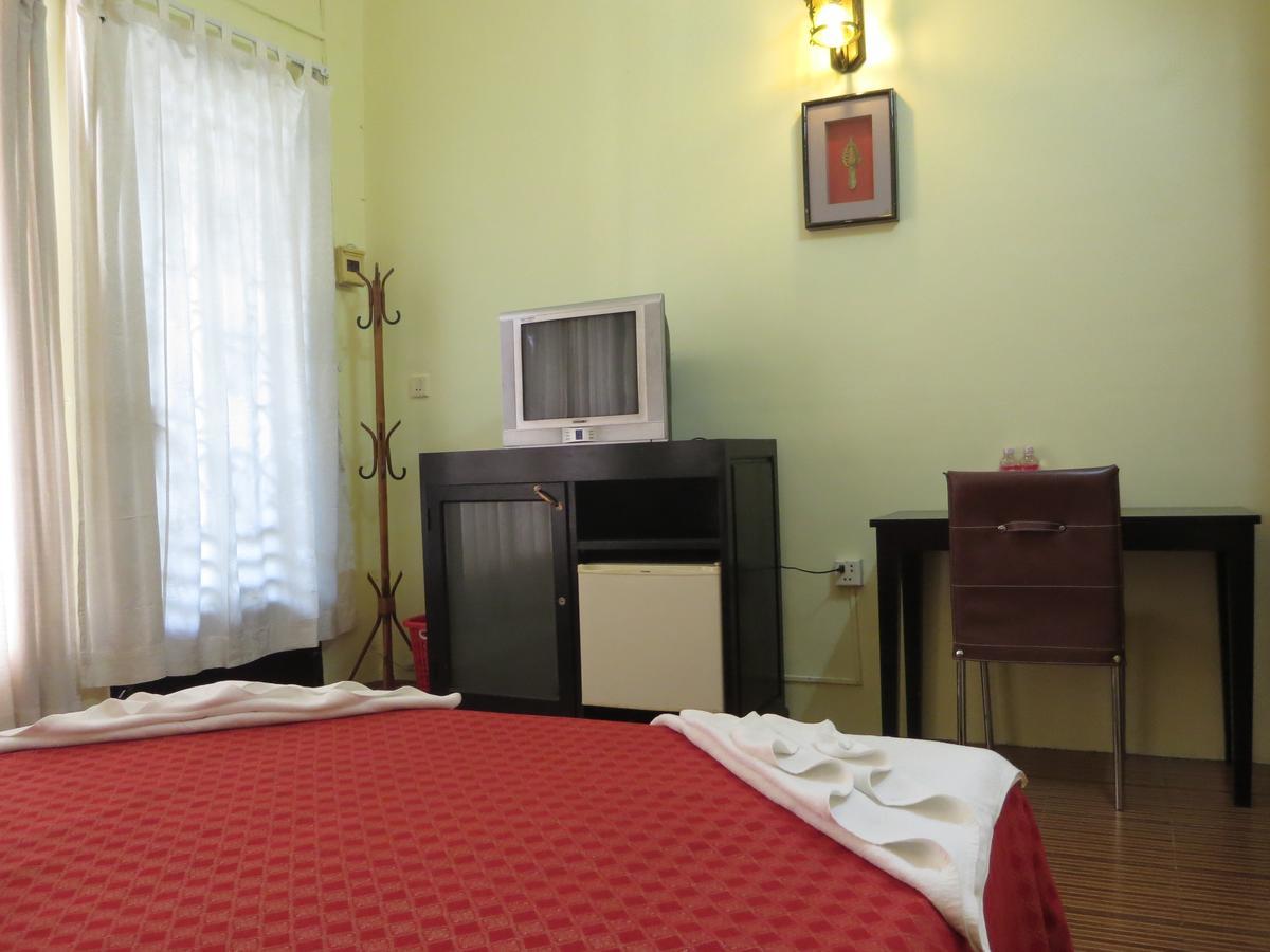 Goldie Guesthouse Phnom Penh Esterno foto