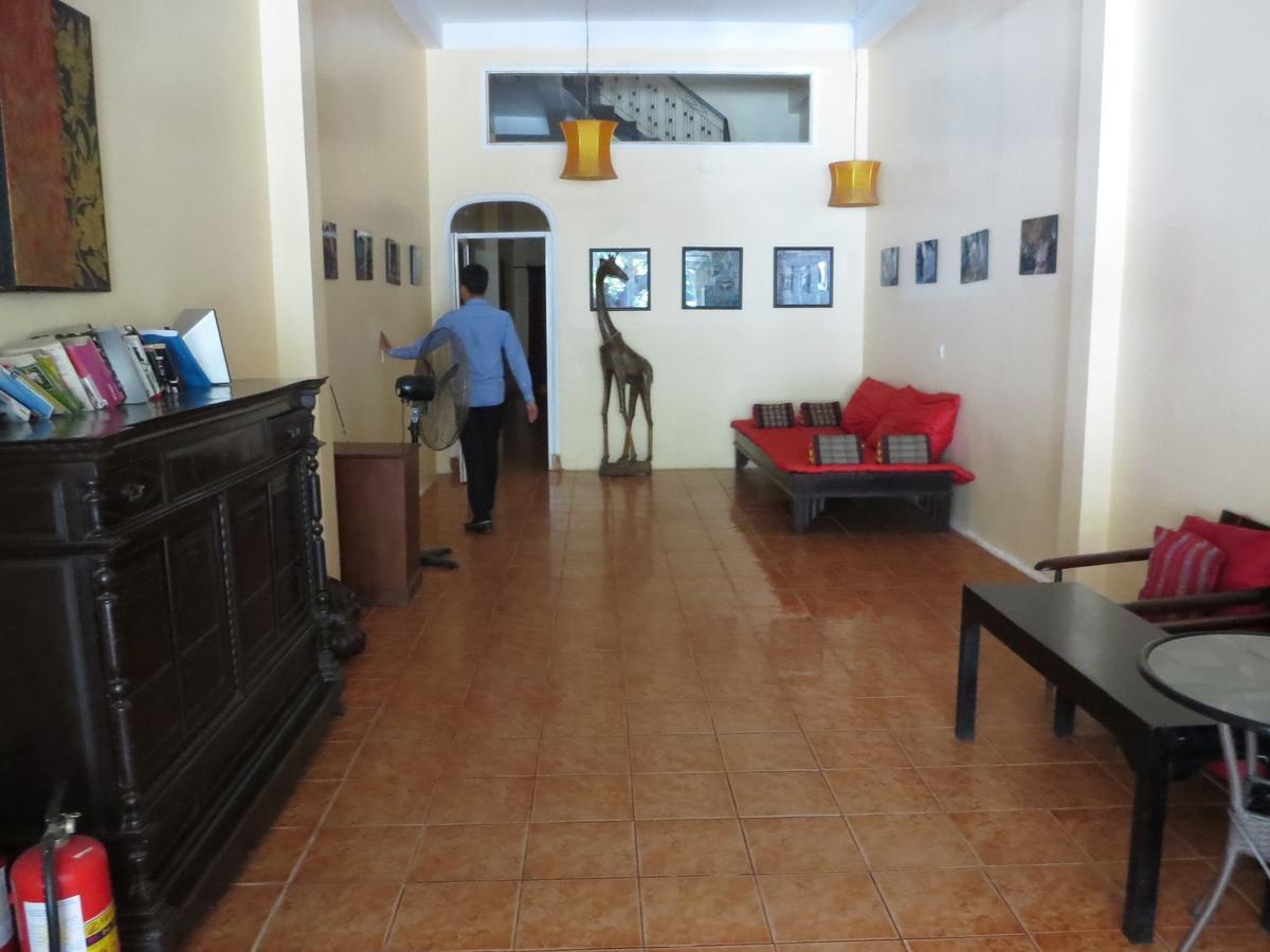 Goldie Guesthouse Phnom Penh Esterno foto