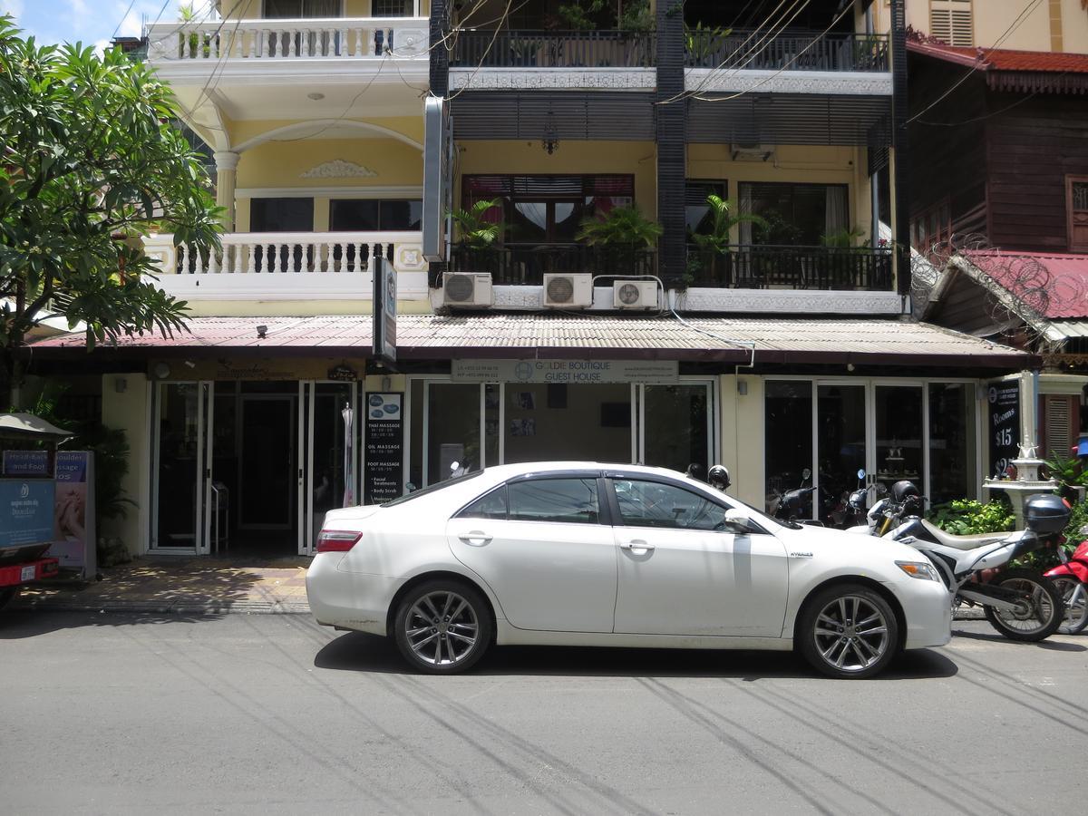 Goldie Guesthouse Phnom Penh Esterno foto
