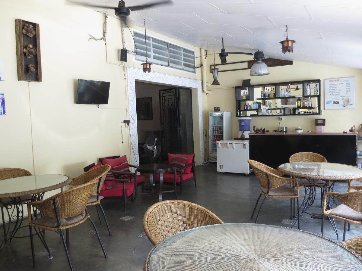 Goldie Guesthouse Phnom Penh Esterno foto