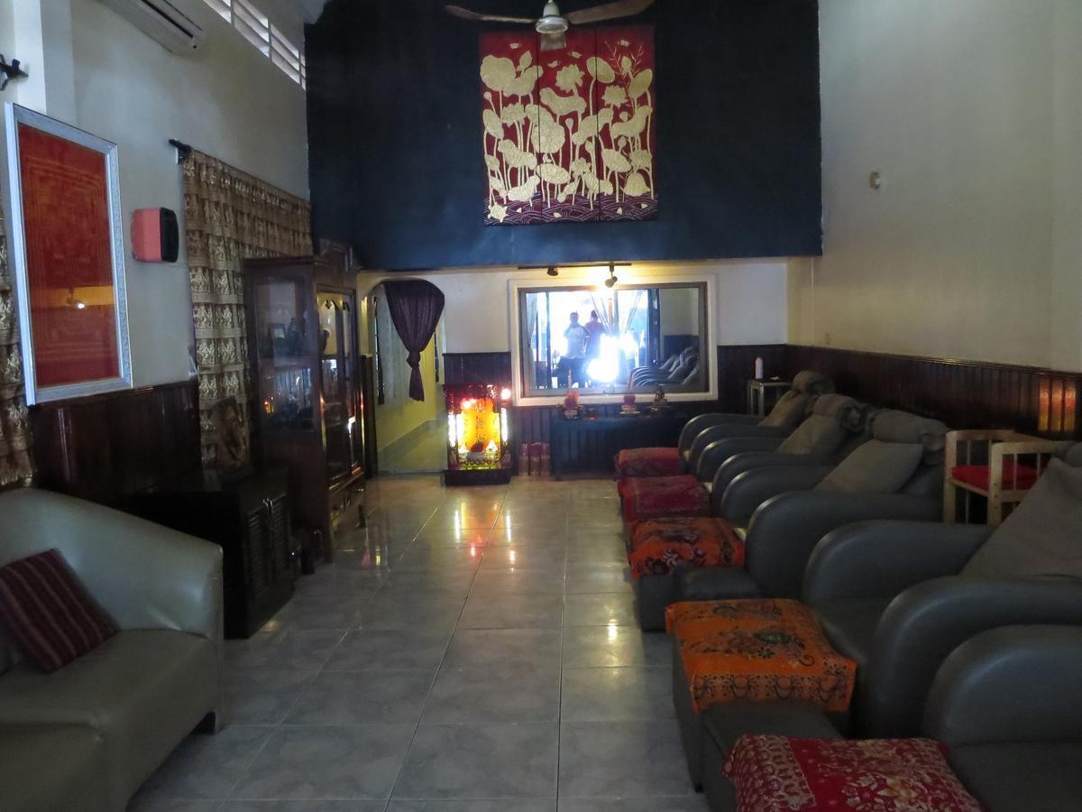 Goldie Guesthouse Phnom Penh Esterno foto