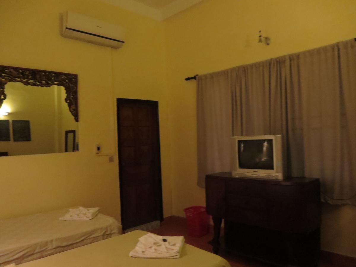 Goldie Guesthouse Phnom Penh Esterno foto