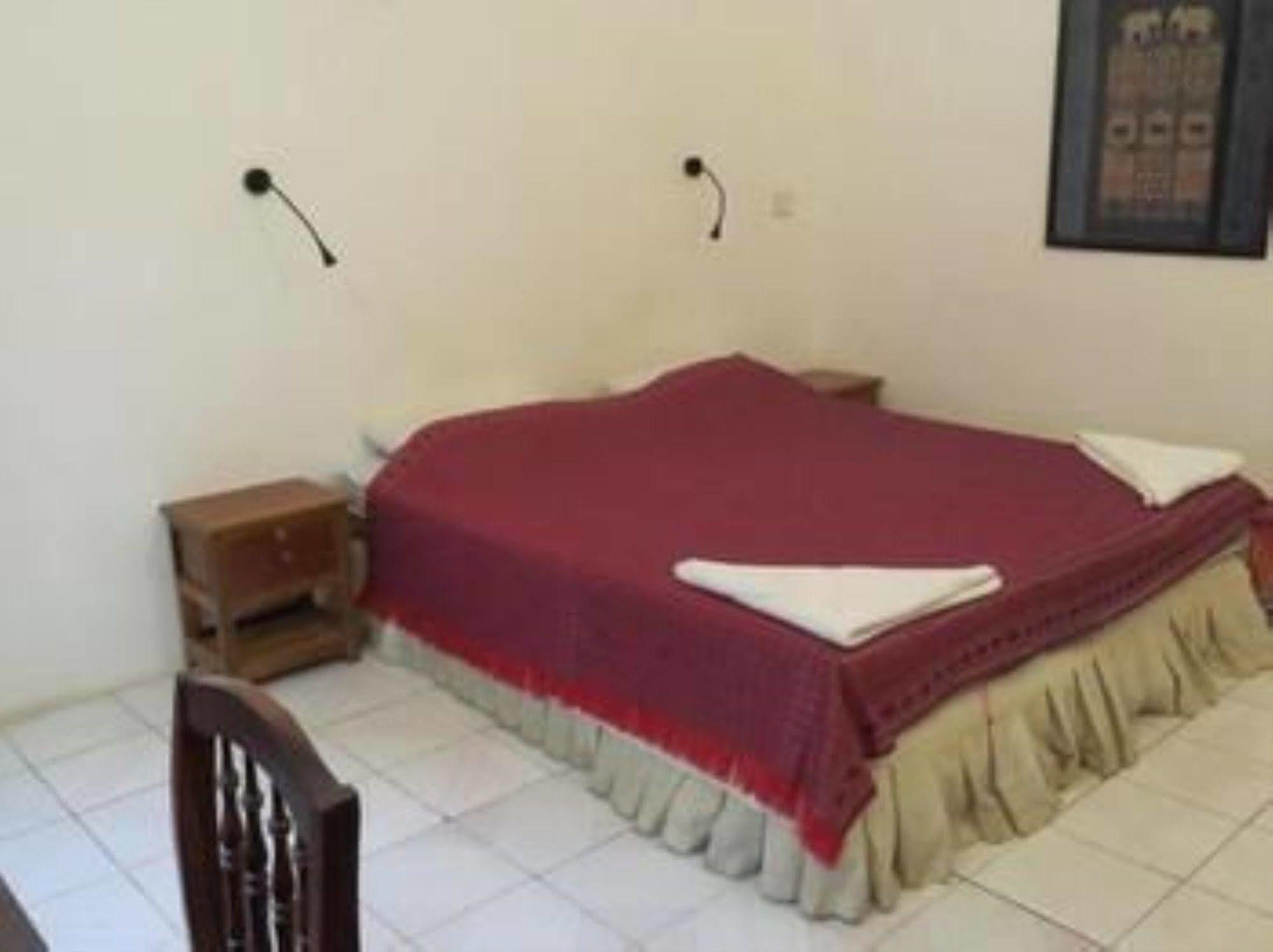 Goldie Guesthouse Phnom Penh Esterno foto